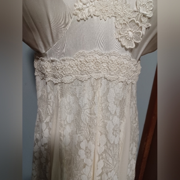 An Elegant Vintage Lace Trimmed Handmade Slip Wedding Dress - Picture 2 of 16
